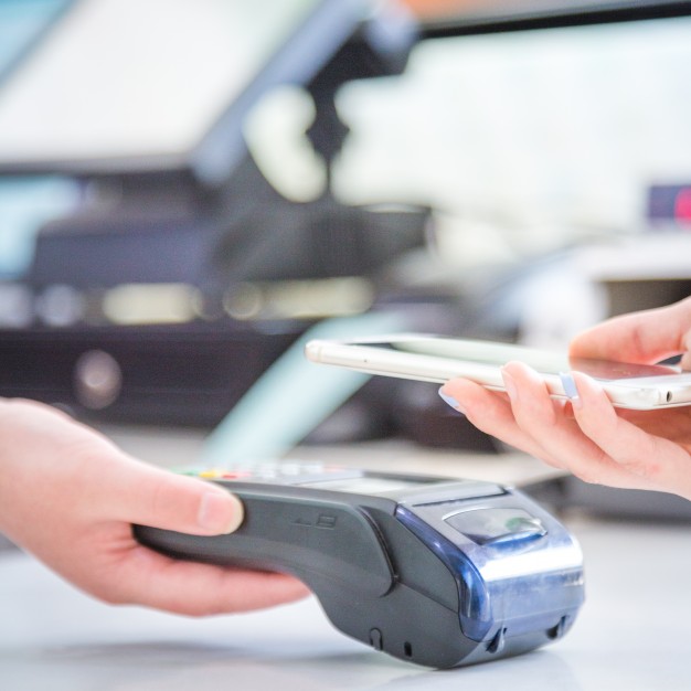 pos机扫码刷信用卡(微信绑定信用卡扫码付款和直接信用卡刷卡消费是一样的性质算是刷卡消费吗？)刷卡手续费