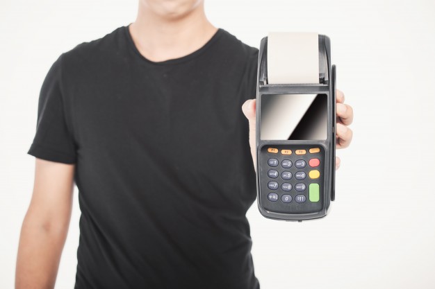 聚焦用pos机洗钱：有POS机的要注意，多家银行开始严查储蓄卡流水！刷卡手续费